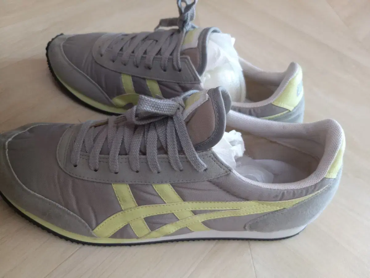 Onitsuka Tiger 오니츠카타이거 정품 40.5  255ㅡ260