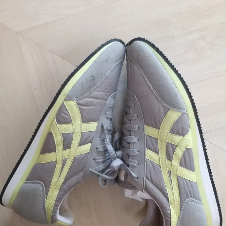 Onitsuka Tiger 오니츠카타이거 정품 40.5  255ㅡ260