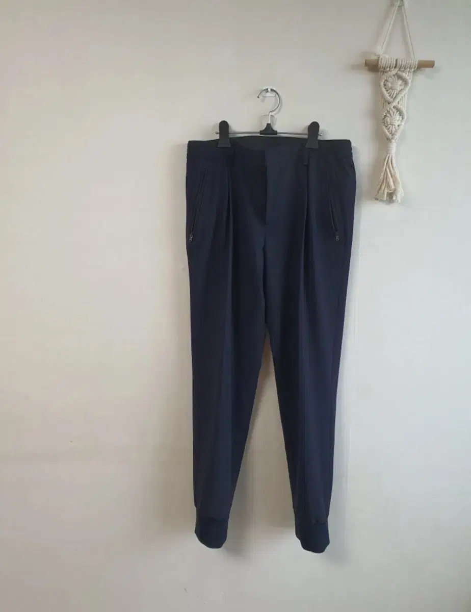 Wooyoungmi Pin-Tuck Jogger Pants