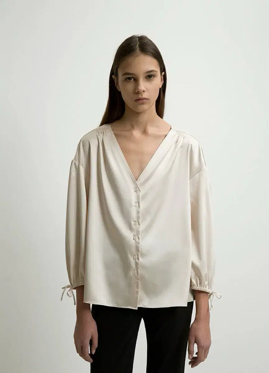 VARTIST  Julia blouse 바티스트 줄리아 블라우스