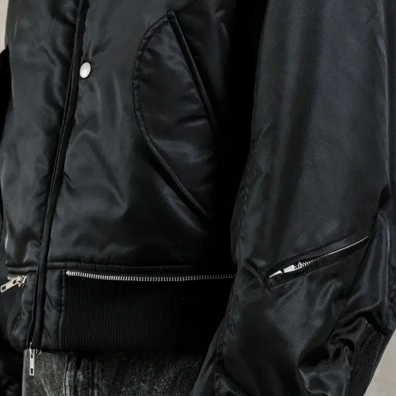 MULTI ZIPPER MA-1 JACKET [BLACK]