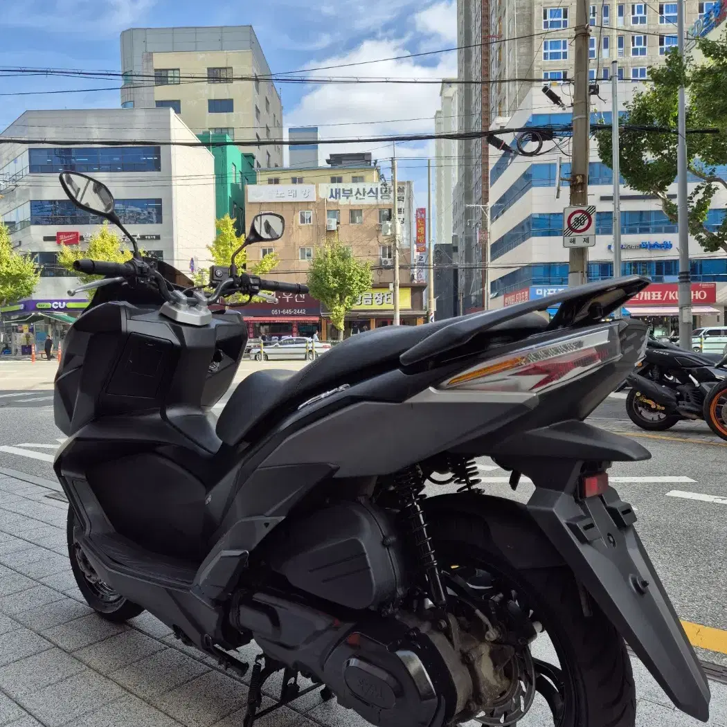 부산 센터판 S급 SYM VSX125 판매합니다.