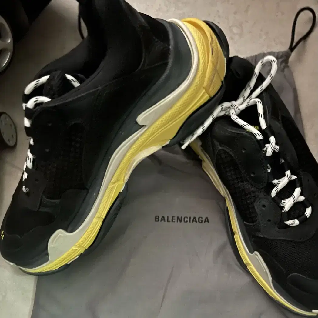 발렌시아가 Balenciaga 트리플S 멀티 남성 스니커즈 44