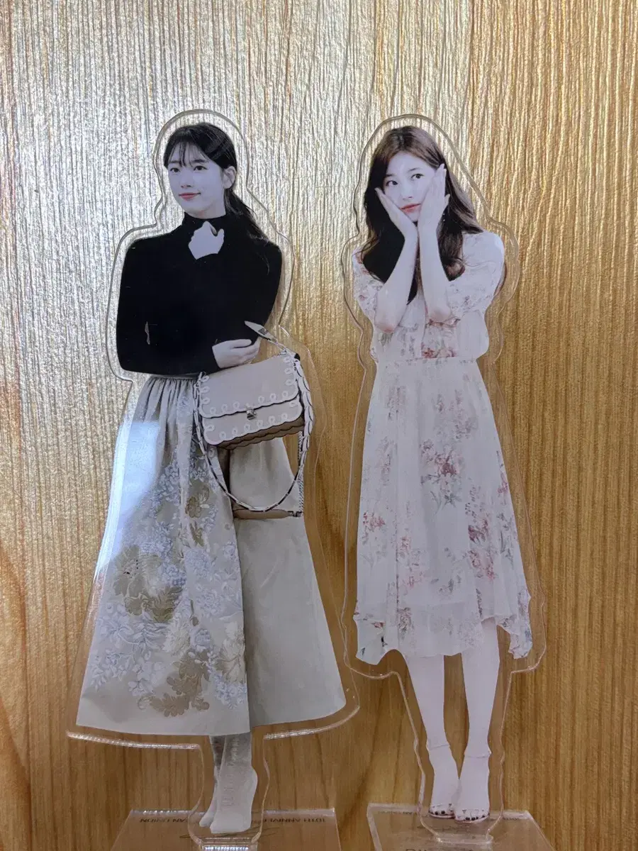 Actor suzy acrylic Stand