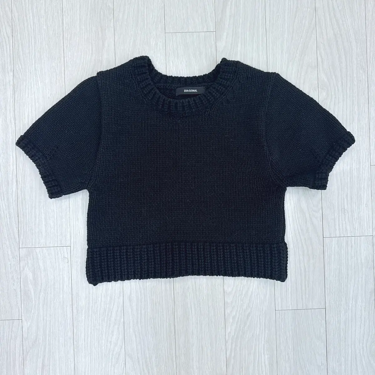 (반품불가) 다이애그널 SHORT SLEEVE HAND KNIT