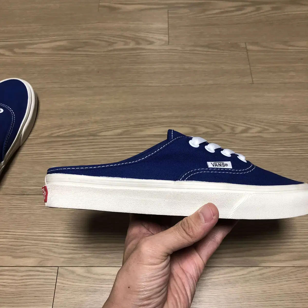 235) 반스 VANS 어센틱 뮬 로얄 블루 반스 어센틱 뮬 235