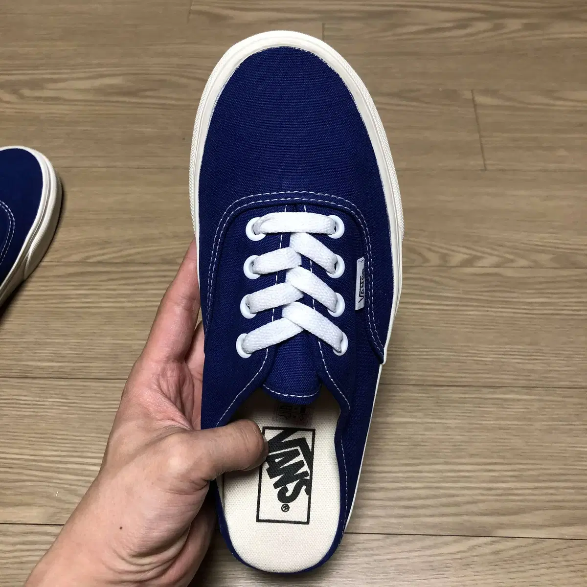 235) 반스 VANS 어센틱 뮬 로얄 블루 반스 어센틱 뮬 235