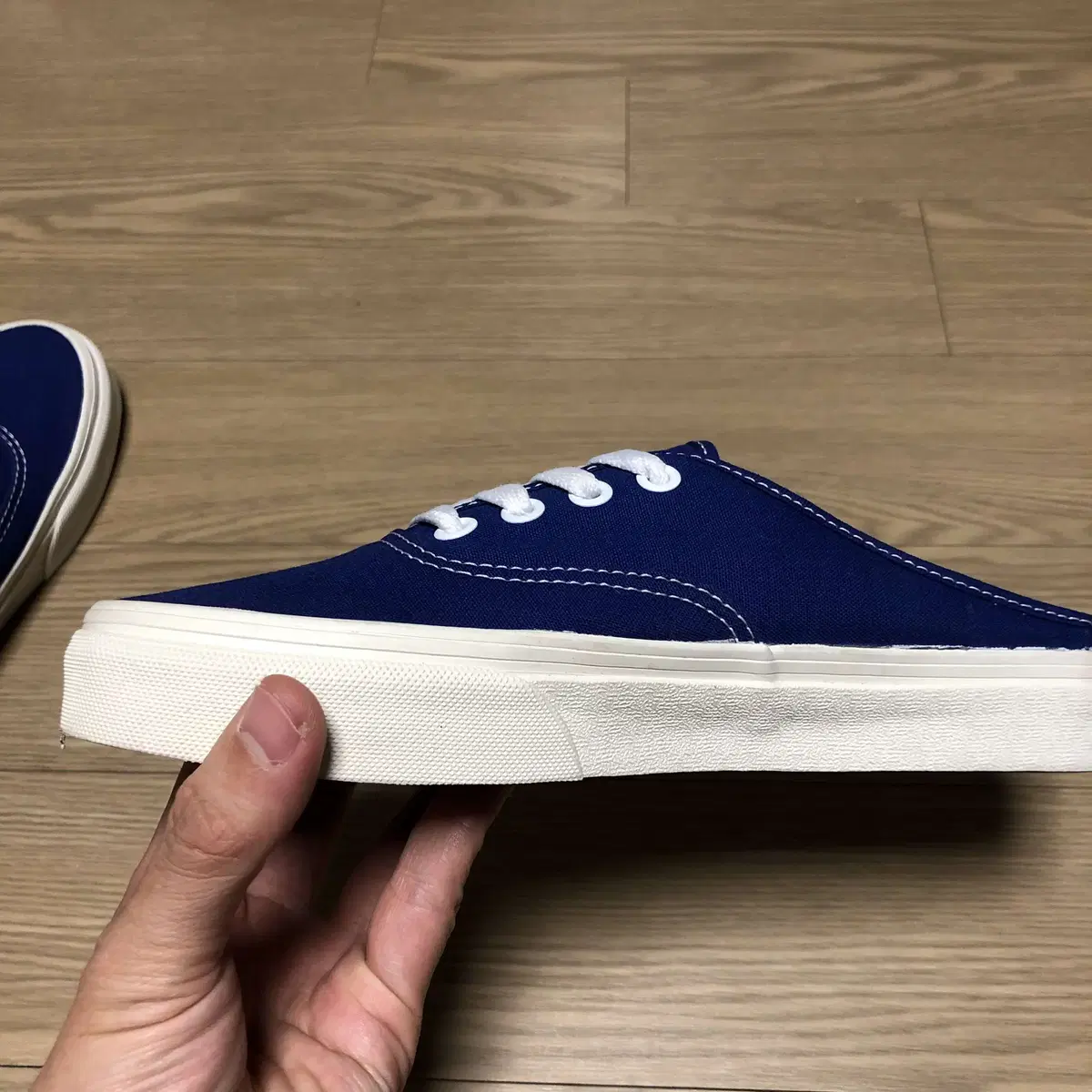 235) 반스 VANS 어센틱 뮬 로얄 블루 반스 어센틱 뮬 235