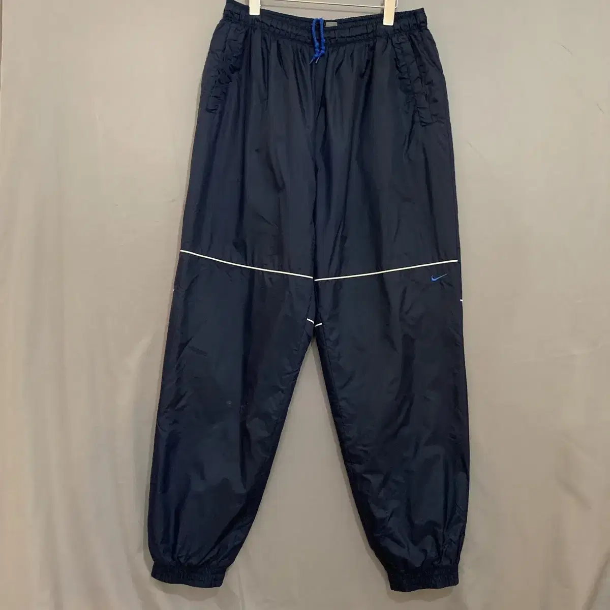 32-inch Nike 90s Vintage Padded Woven Jogger Pants