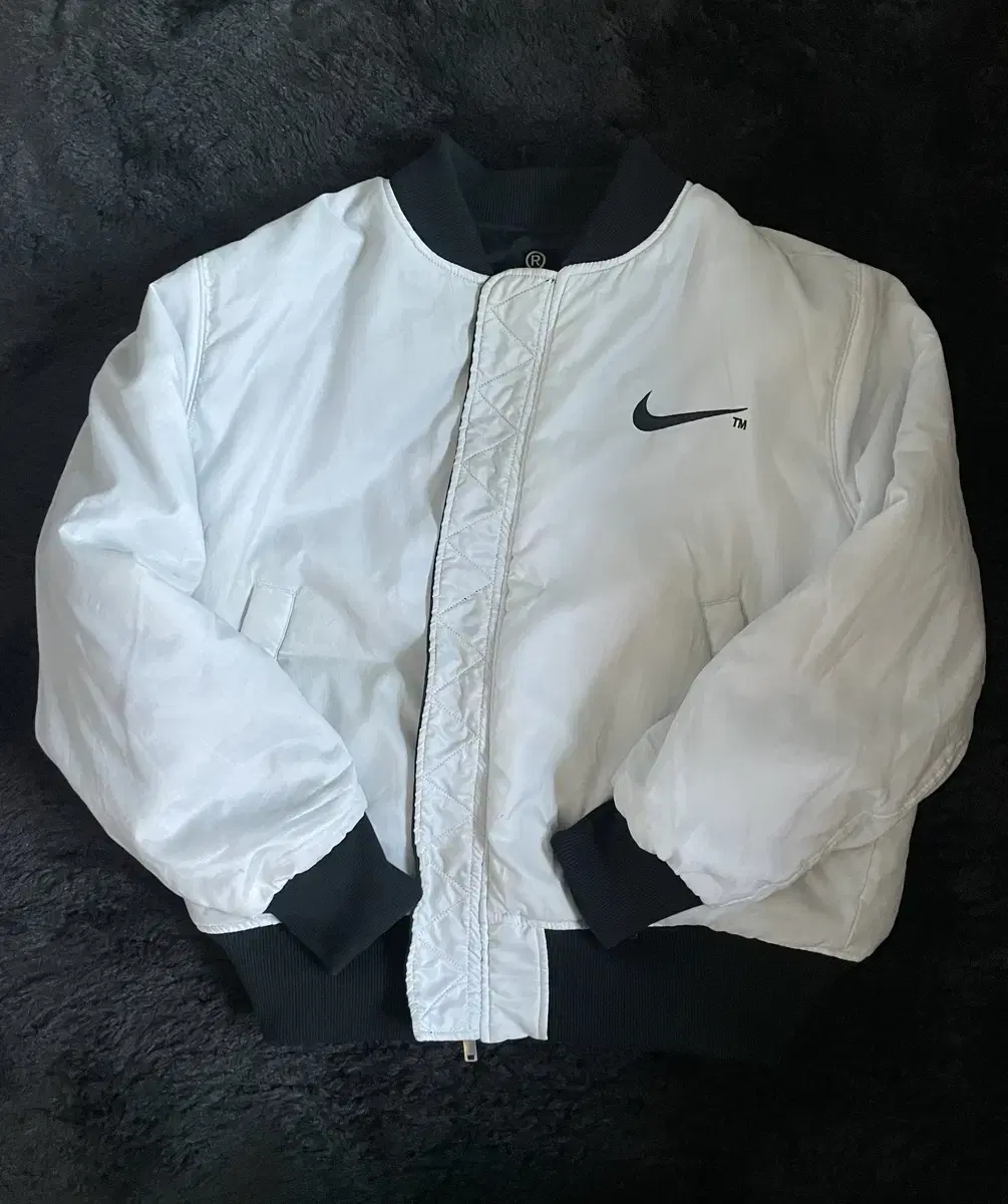 Nike ThermaFit Reversible MA-1 Size L Condition 10/10 Never Used