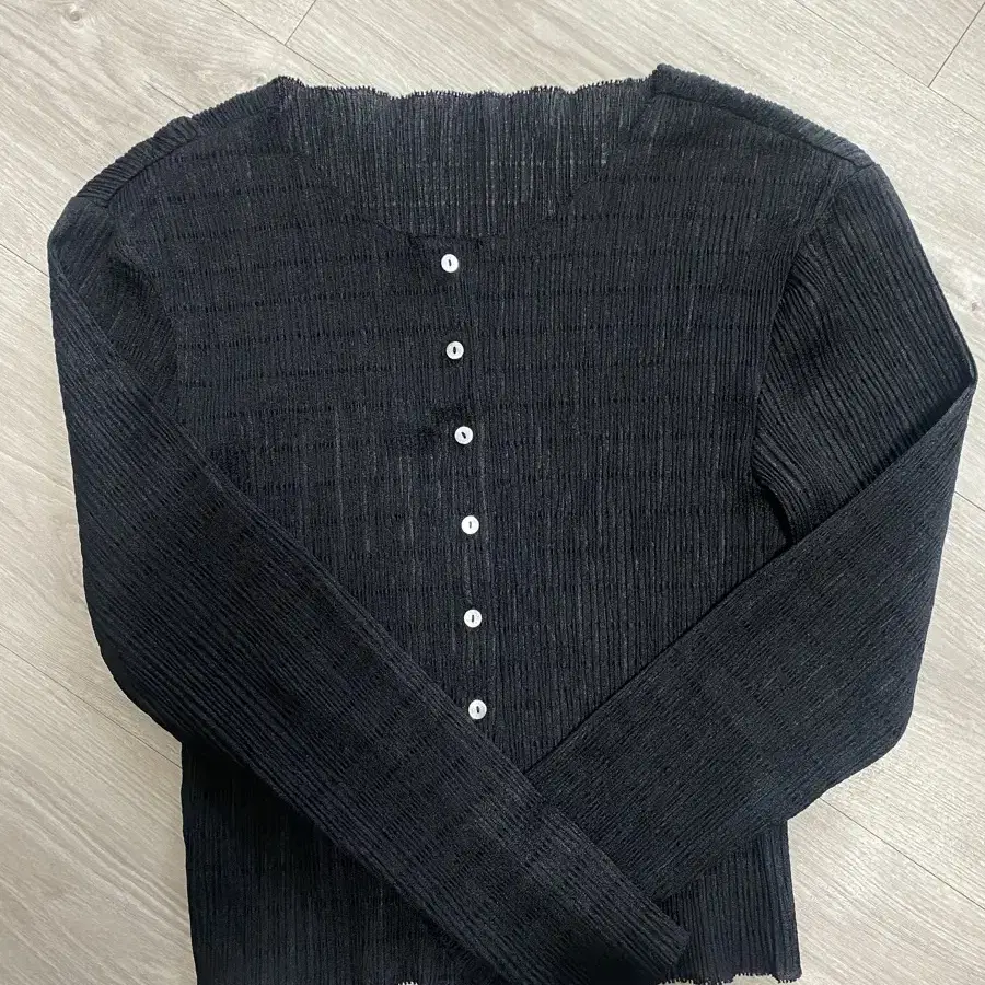 샵레터 플리츠 (mela pleats blouse -black)