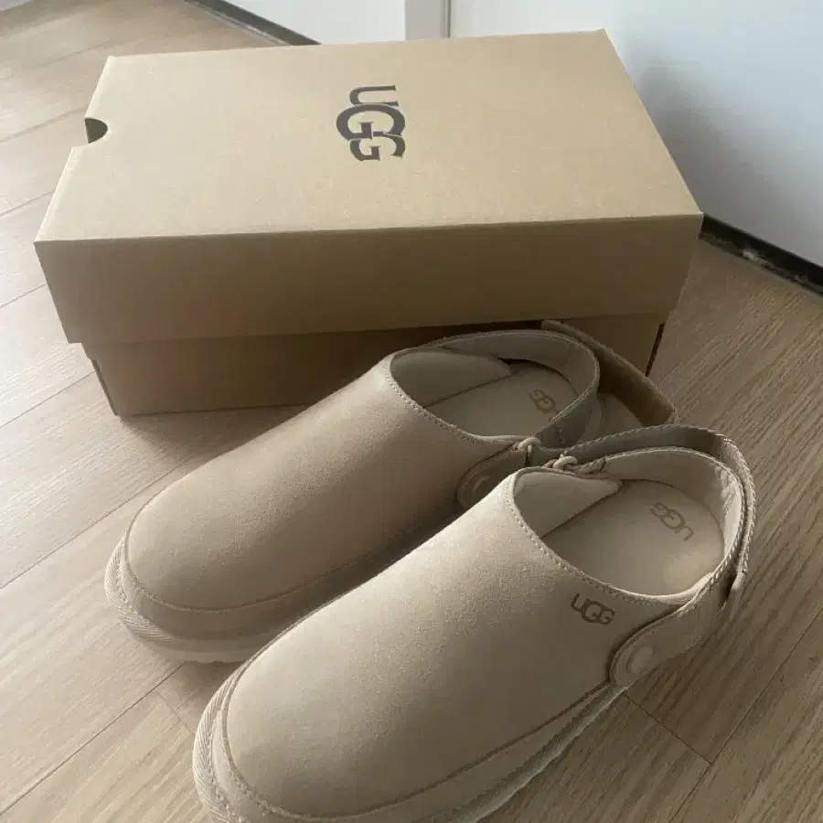 [새상품]Ugg 어그 골든스타 클로그 235-240