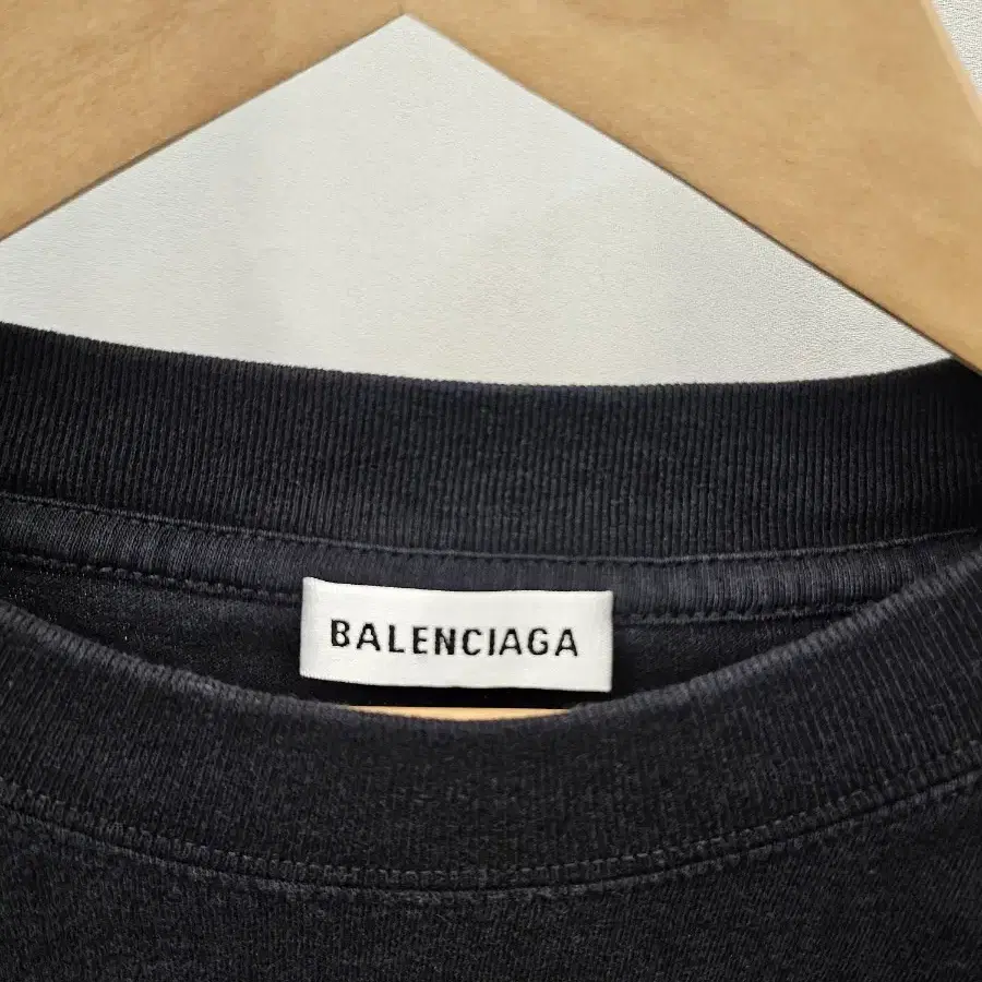 발렌시아가 BALENCIAGA 여성 반팔티 XS