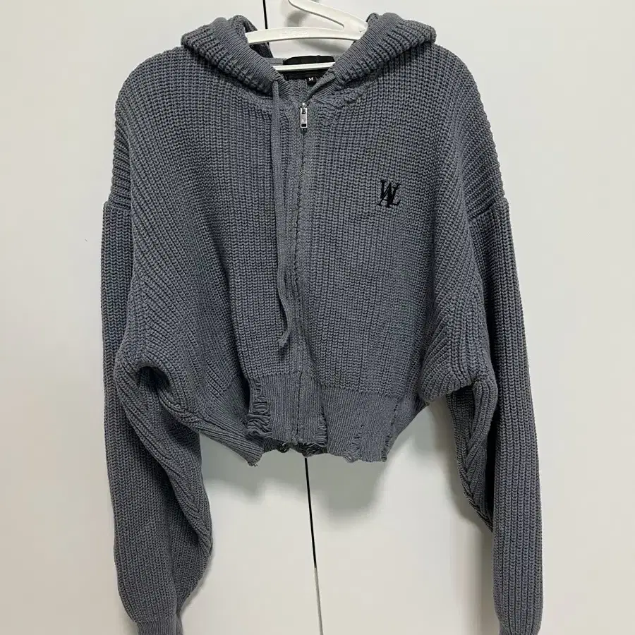 우알롱 Damage knit hood zip-up 블루 니트집업 m