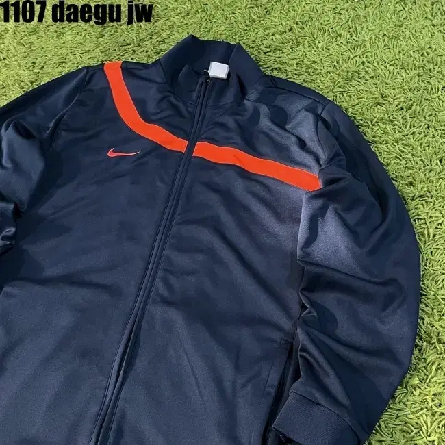 XL NIKE ZIPUP 나이키 집업