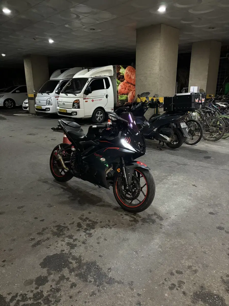 야마하 yzf-r3 2020년식 블랙 258@@km 팝니다