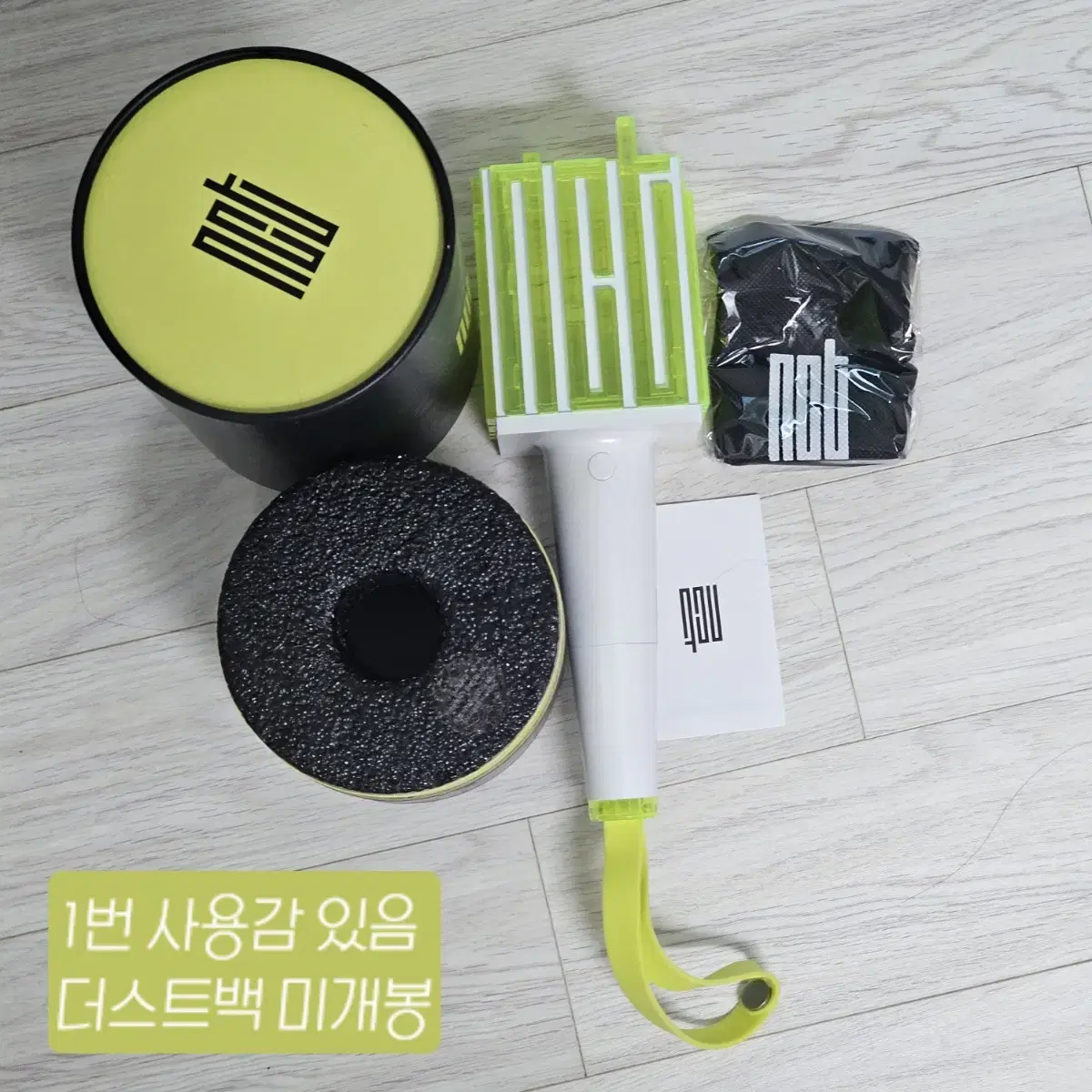 NCT lightstick Older versions available at wts ComponentO Quantity 2