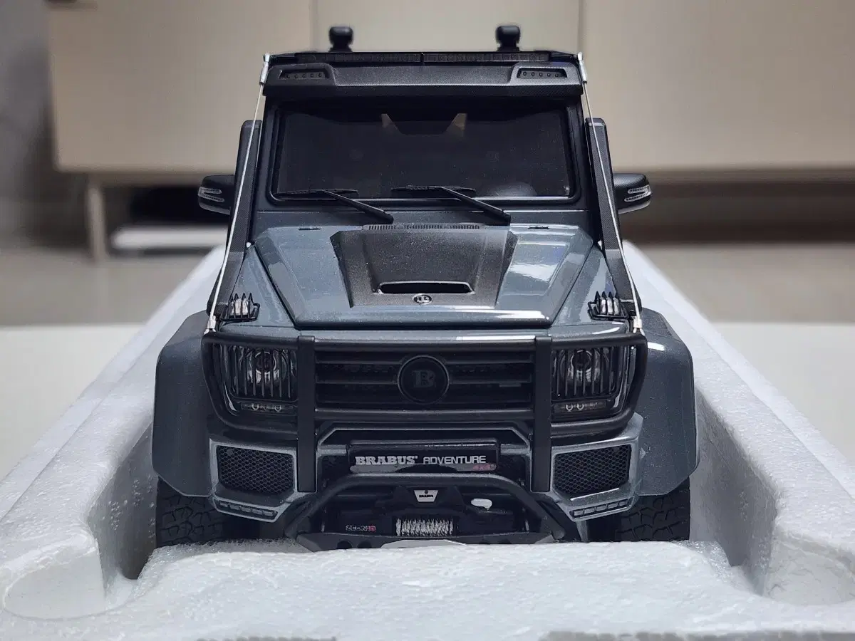 1:18 올모스트리얼 벤츠 브라부스 G550 4x4 그레이 다이캐스트