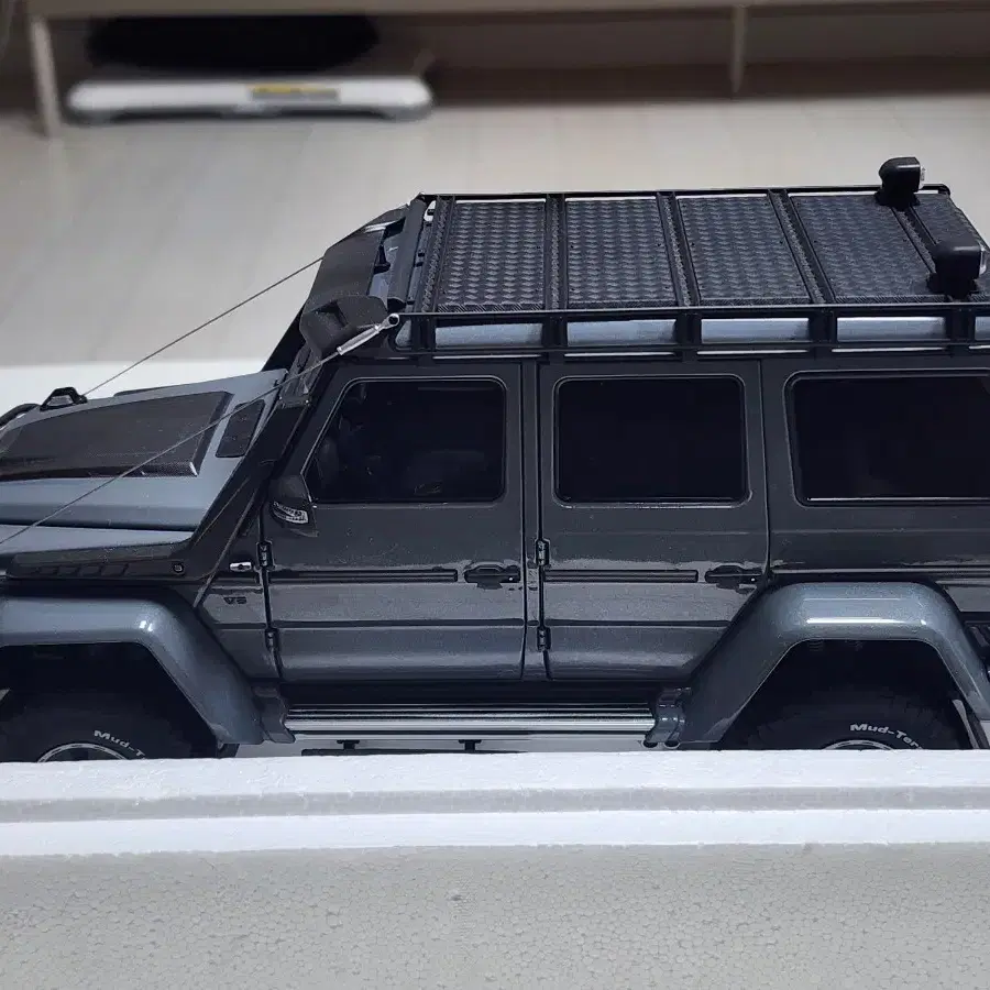 1:18 올모스트리얼 벤츠 브라부스 G550 4x4 그레이 다이캐스트