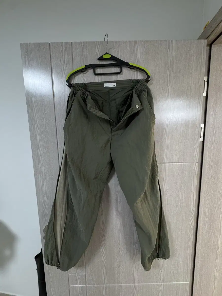 San San Gear Zip Pants Size 1 Green