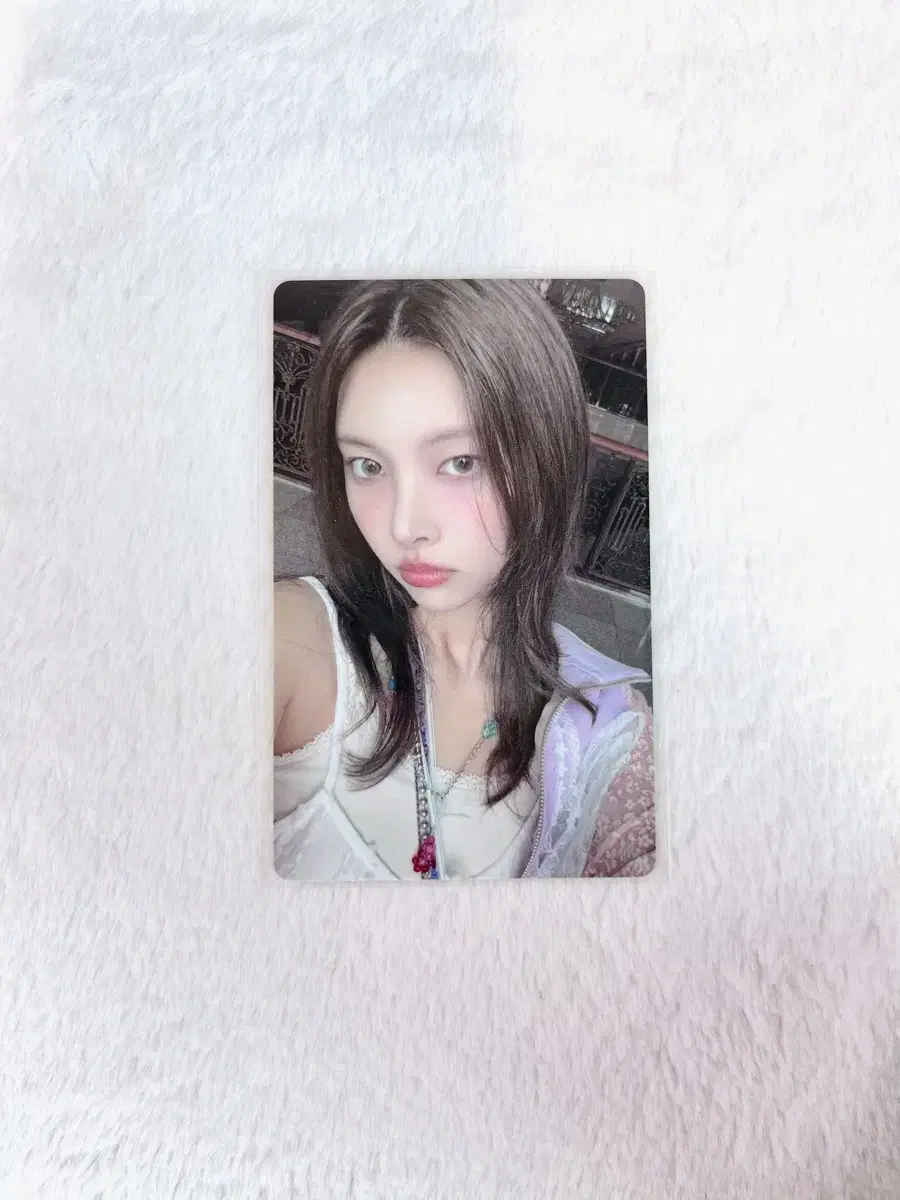 w/ magnet))eyelet yoona cherish weverse pre-order benefit unreleased photocard photocard wts