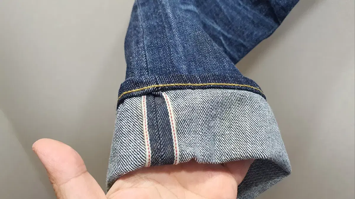 Levi's jeans 32" (inseam 101cm)