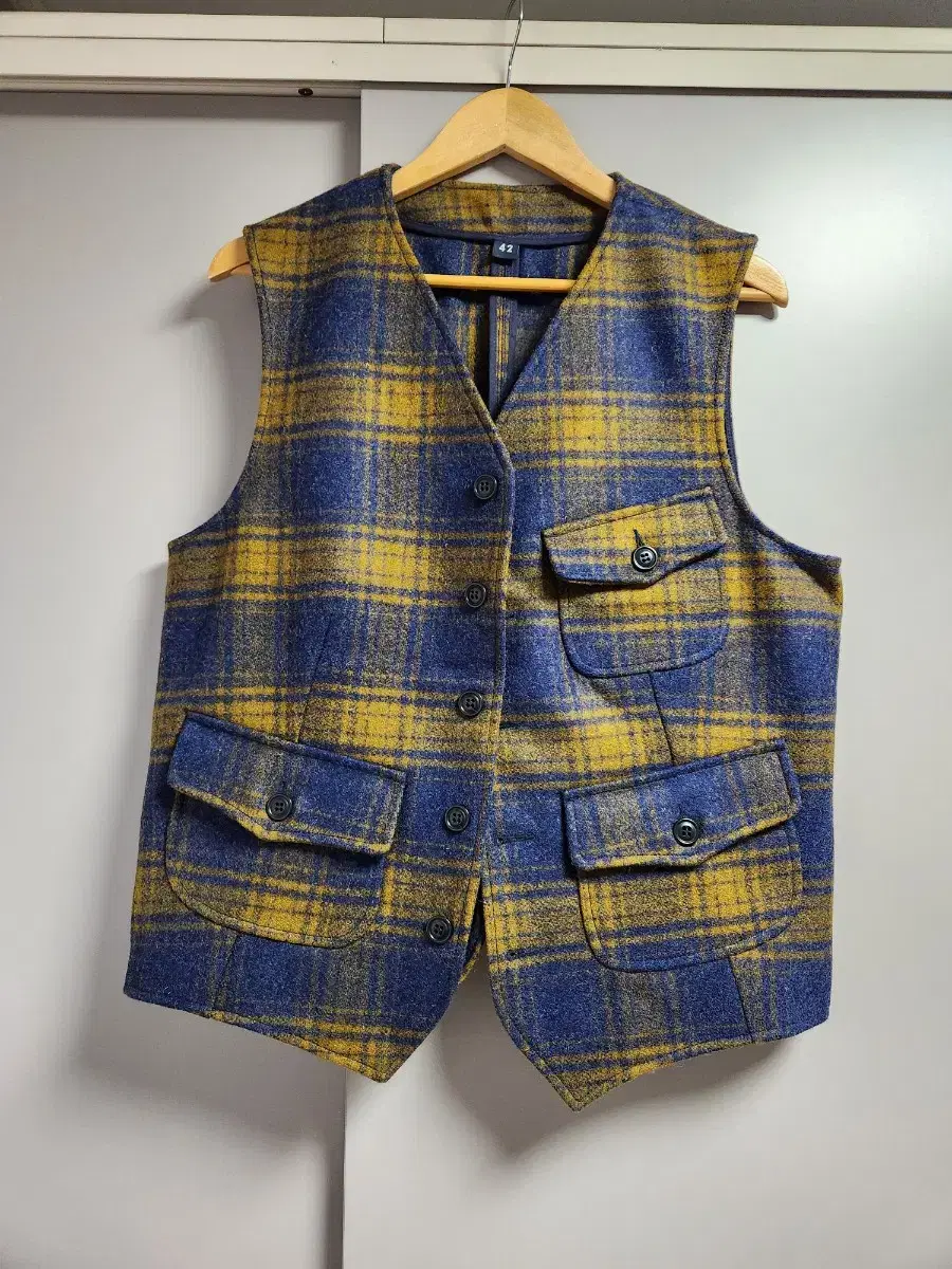 Manipatura Ceccarelli Men's Wool Check Vest for Men