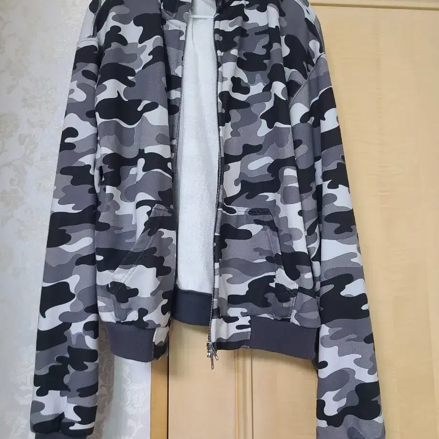 [L] mjd 카모 camo 크롭 후드집업