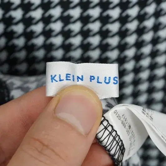 <b>KLEIN PLUS</b> 폴리에스터 나일론 체크 블라우스