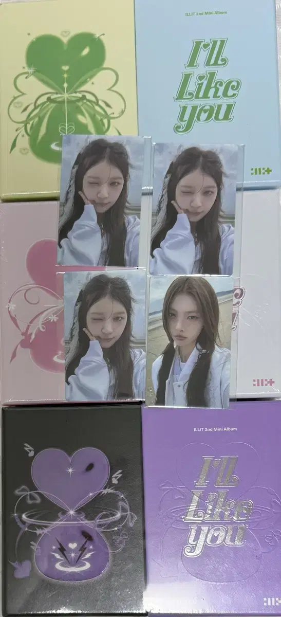 Eyelets weverse pre-order benefit Photocards