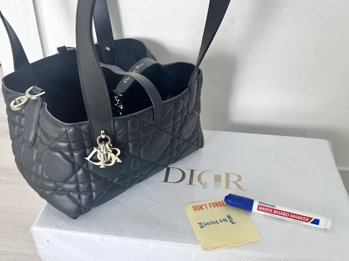 dior 뚜쥬르 스몰 백 블랙 매크로까나쥬