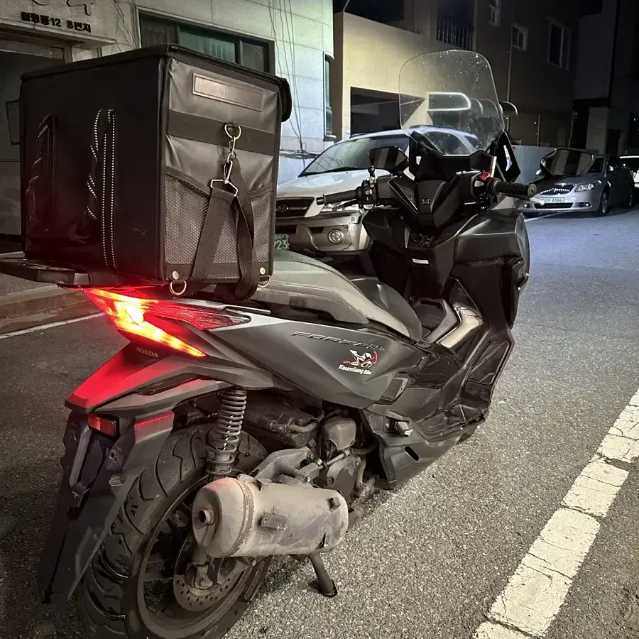 혼다 포르자 350cc 22년식 저렴하게 판매 합니다