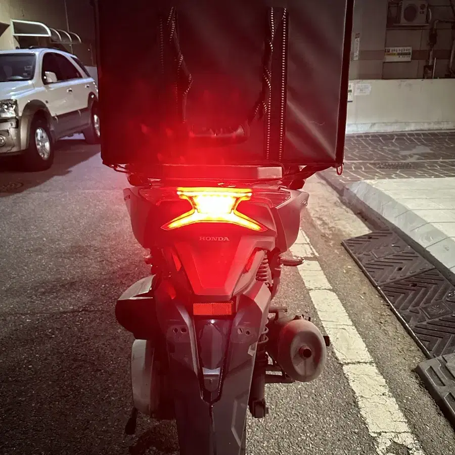 혼다 포르자 350cc 22년식 저렴하게 판매 합니다