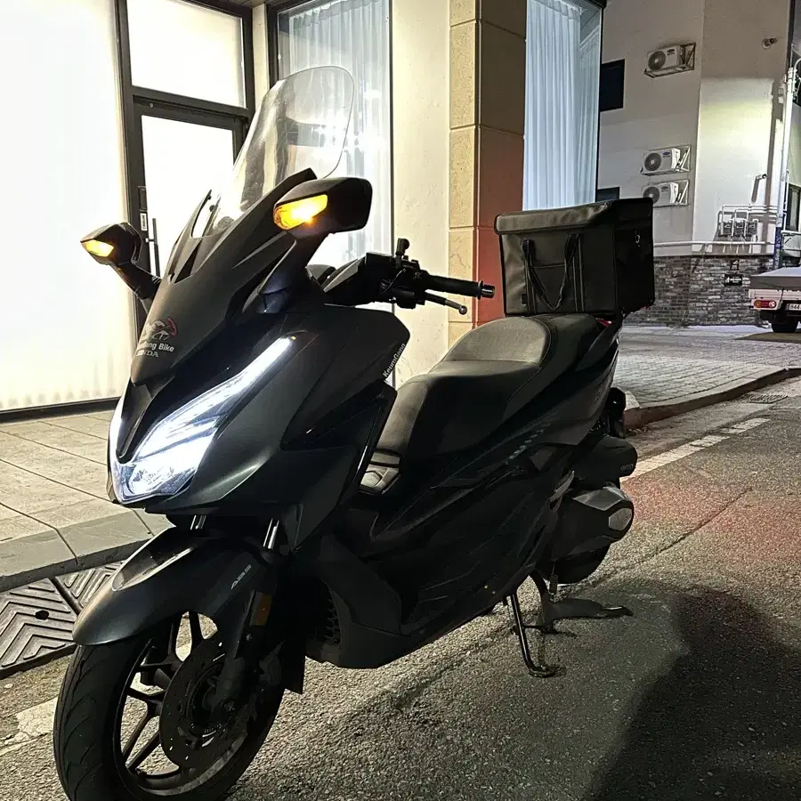 혼다 포르자 350cc 22년식 저렴하게 판매 합니다