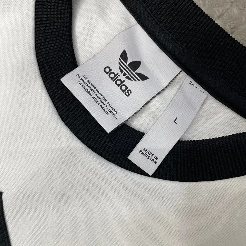 L ADIDAS 아디다스 팔라스맛 맨투맨 A00261