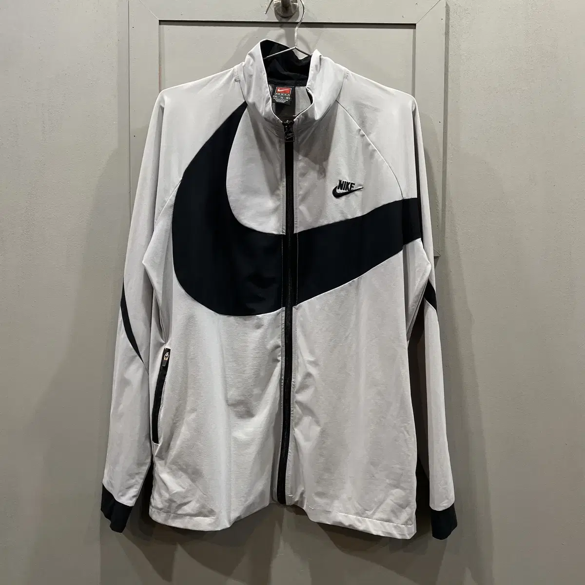 XL Nike Big Swoosh Windbreaker Jacket