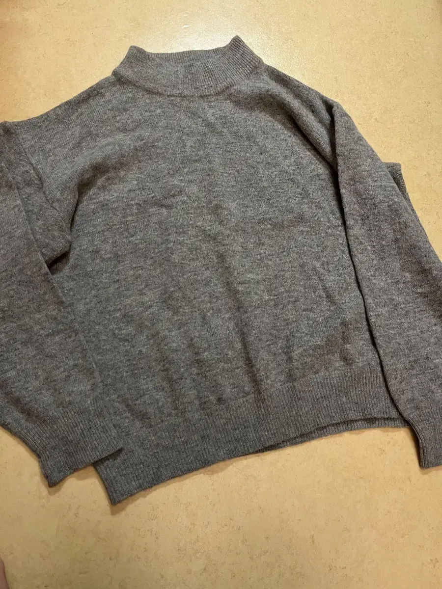 Gray vahn pola knit freesize