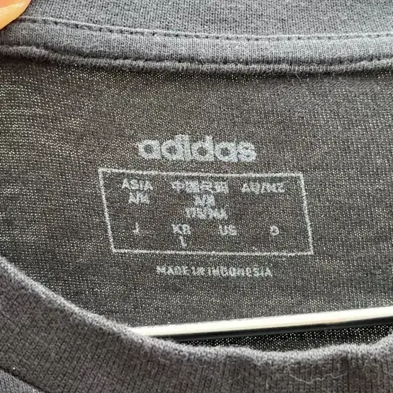 아디다스 레터링 로고 삼선 반팔티셔츠 Adidas