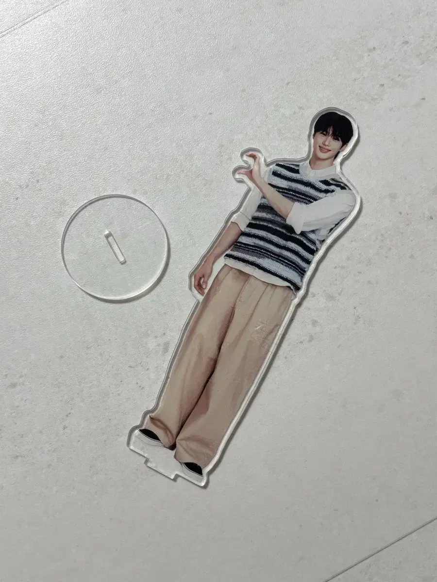 Wooseok Byun Vera acrylic stand Vera Mini-Dumbass