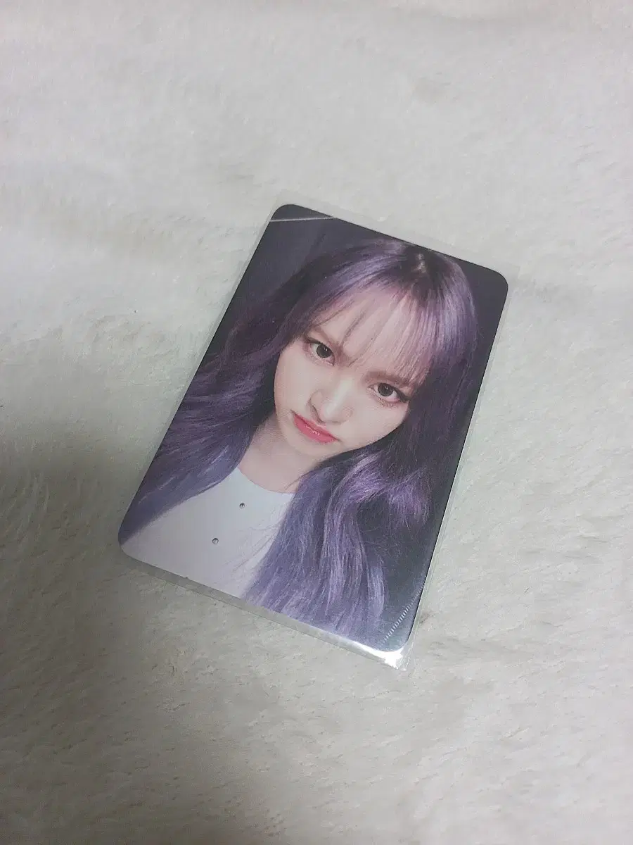 I ive liz baby ld photocard sell it.