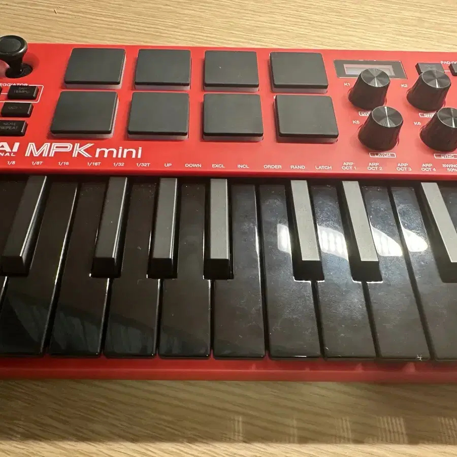 개봉만한 Akai mpk mini 스페셜 에디션 레드