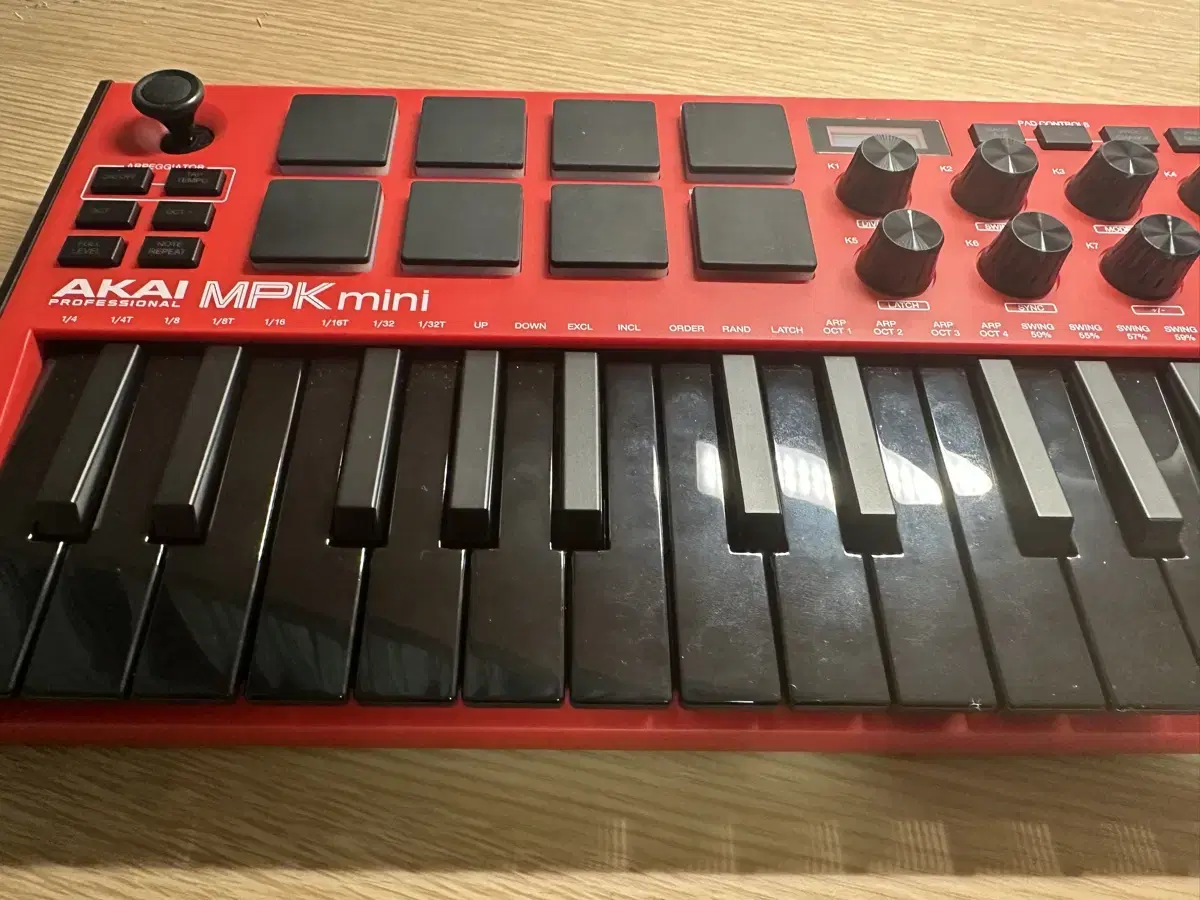 개봉만한 Akai mpk mini 스페셜 에디션 레드