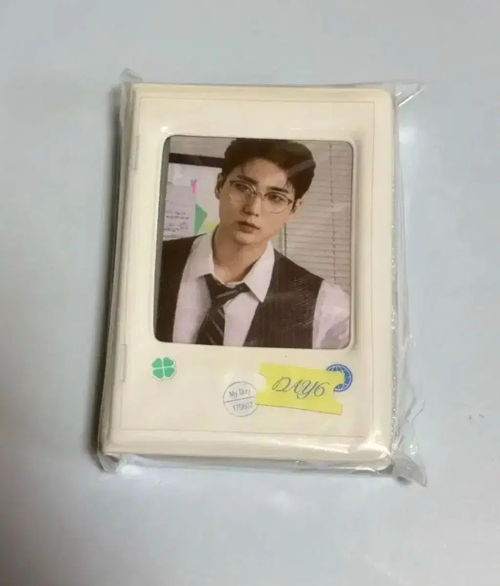 Includes unsealed photocard) day 6 fanmeeting md collect book Young-K