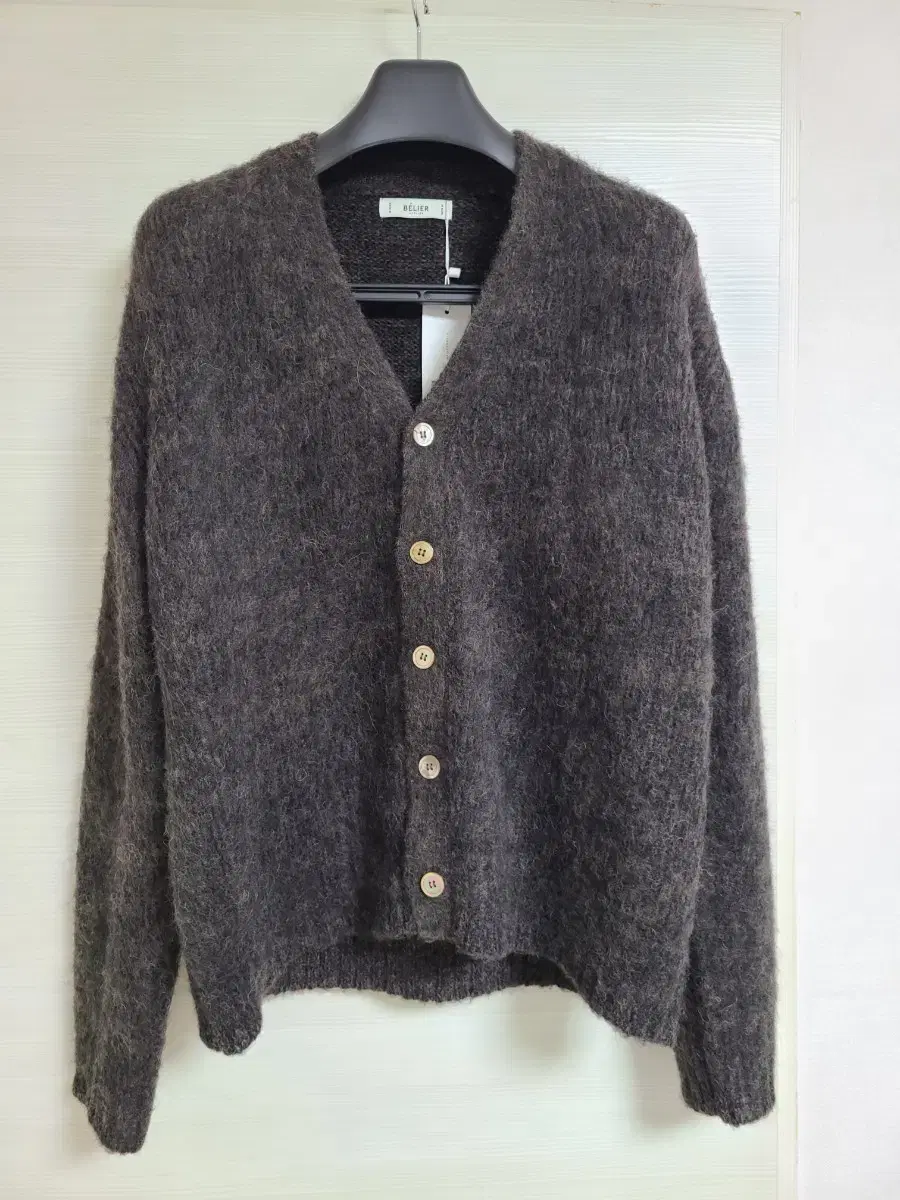 (NEW) Brushed Tam Cardigan M Walnut Brown at the Belly