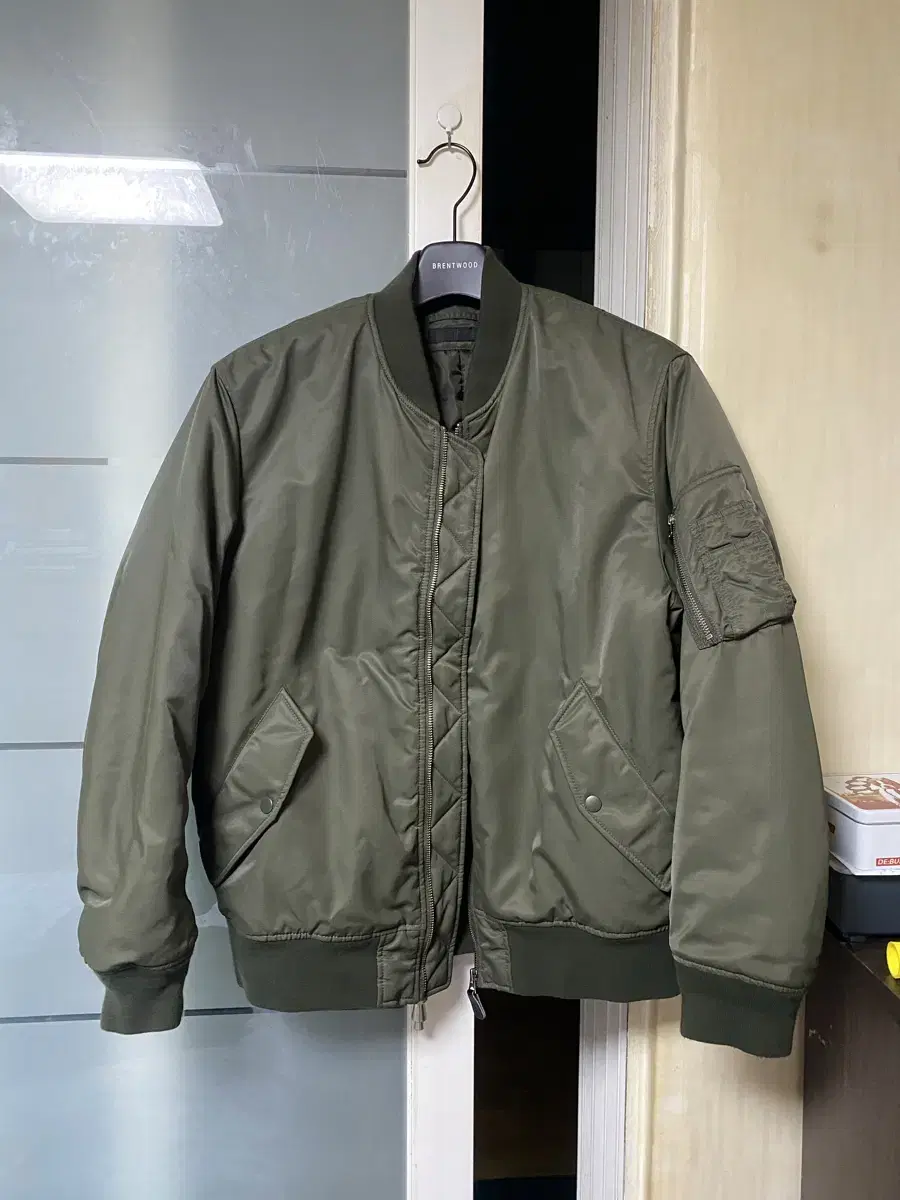 Uniqlo Aviation Jumper Size XL Olive Green