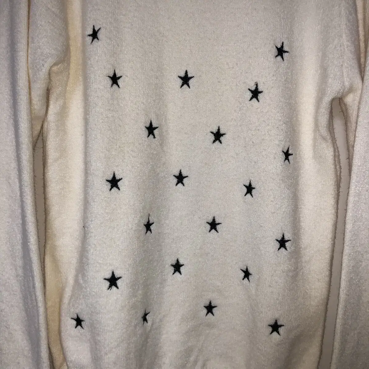 Vintage Love survives white star knit