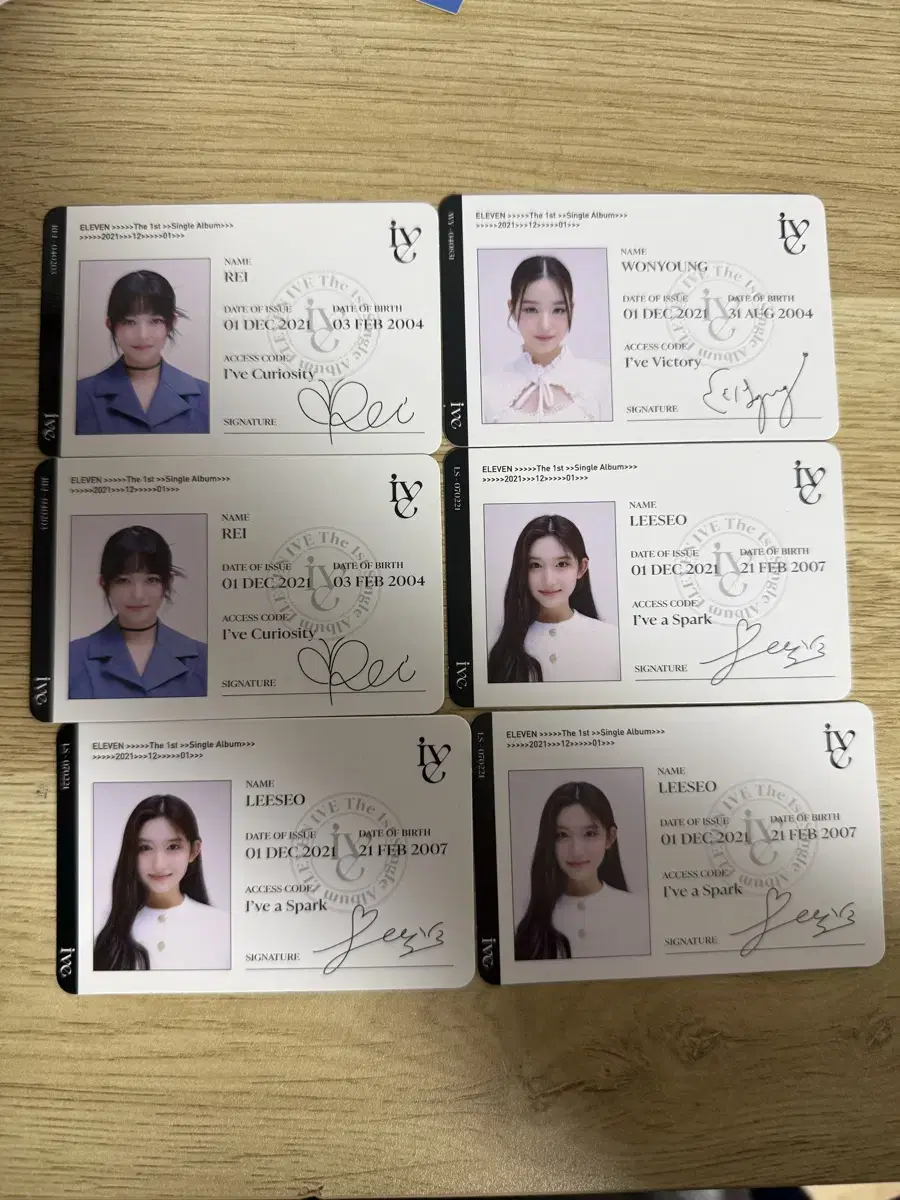 ive eleven jang wonyoung lay leeseo ID kard