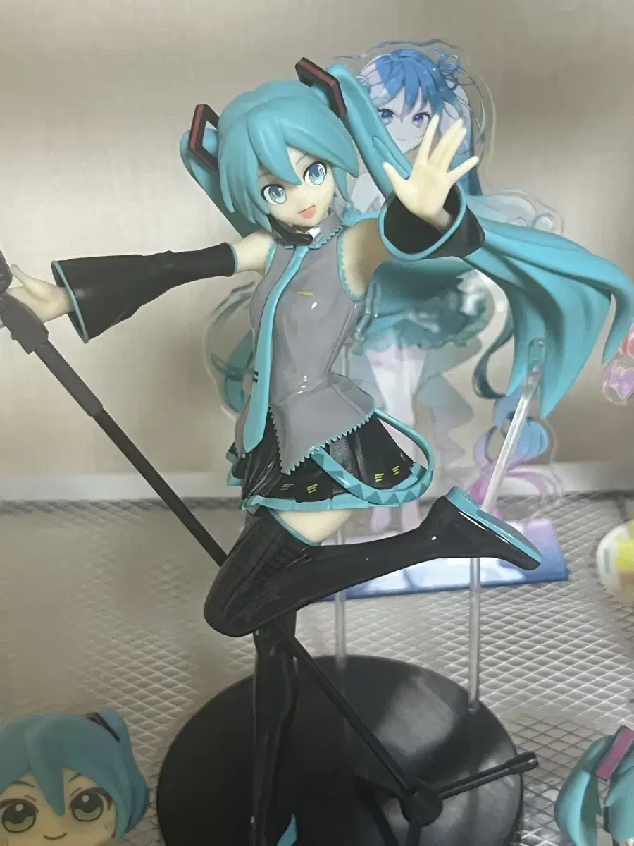 Hatsune Mikufudiba Sega Luminista Figures wts sell 15th Anniversary