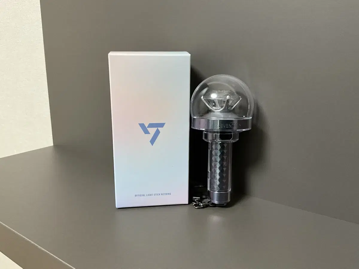 Seventeen Carat Bong Mini Keyring