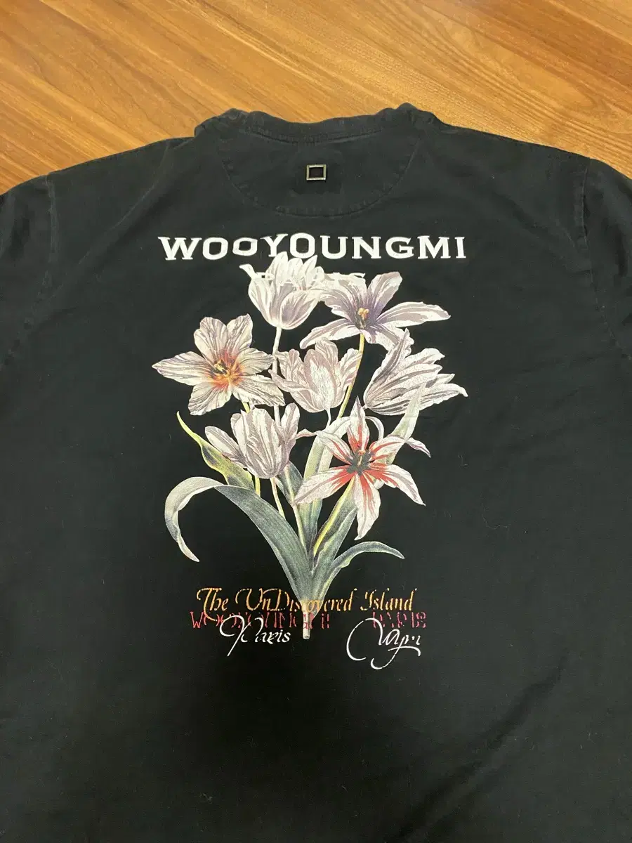 Wooyoung Mi Flower Vahn Tee Size 54